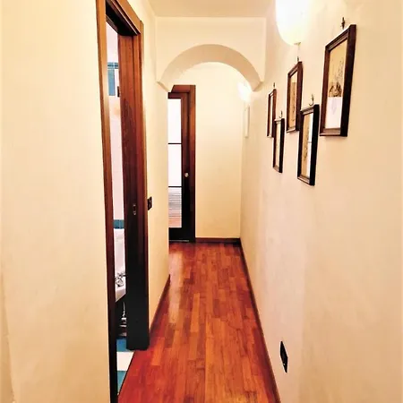 Bianca Su Corso Italia * Sorrento