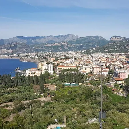 Bianca Su Corso Italia Sorrento