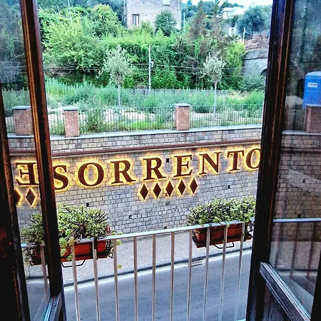 Bianca Su Corso Italia * Sorrento