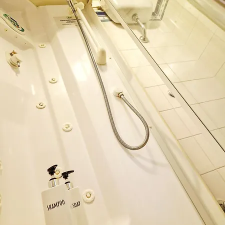 Bianca Su Corso Italia * Sorrento